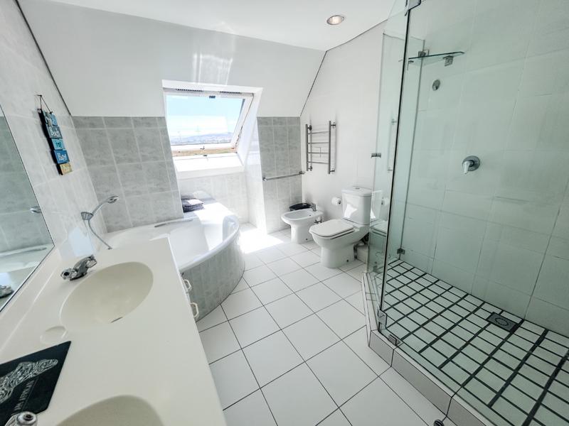 5 Bedroom Property for Sale in Dolphin Beach Western Cape